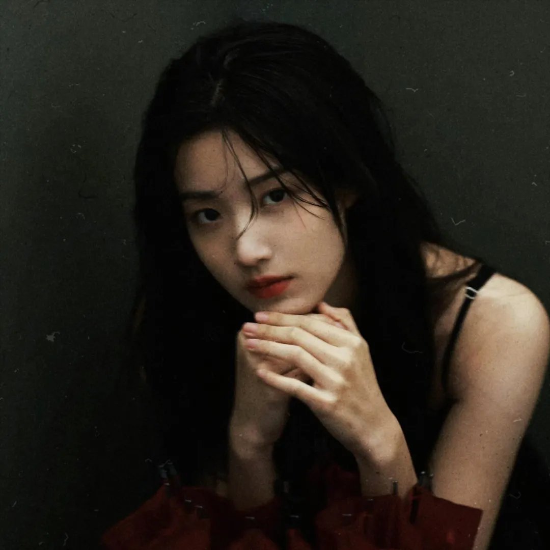 玻璃牢房